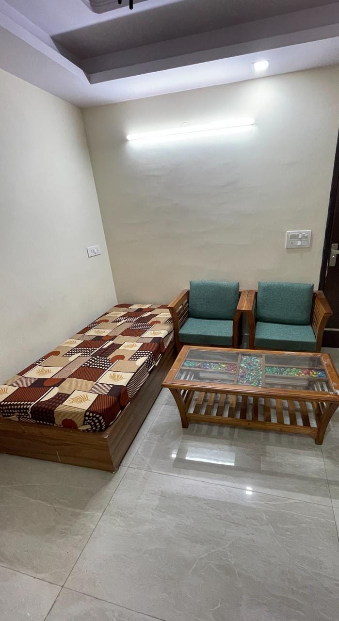 1 BHK Fully Furnished Flat for Rent in Sector 24, Gurgaon