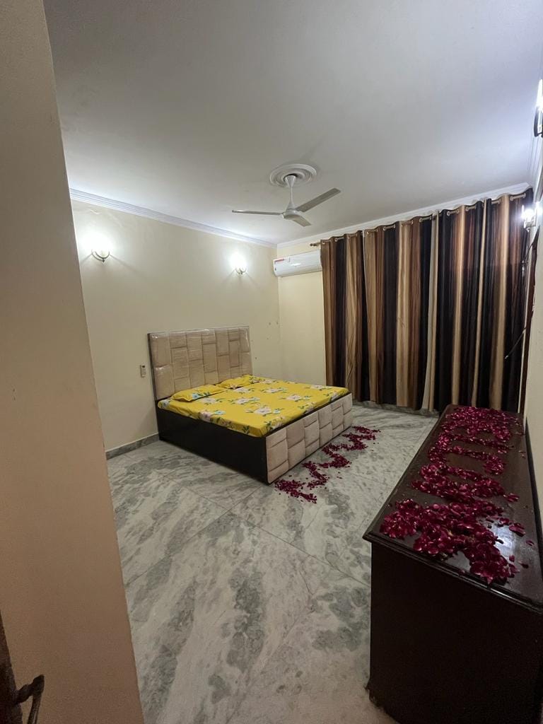 2 BHK Semi Furnished Apartment for Rent in Dwarka, Delhi