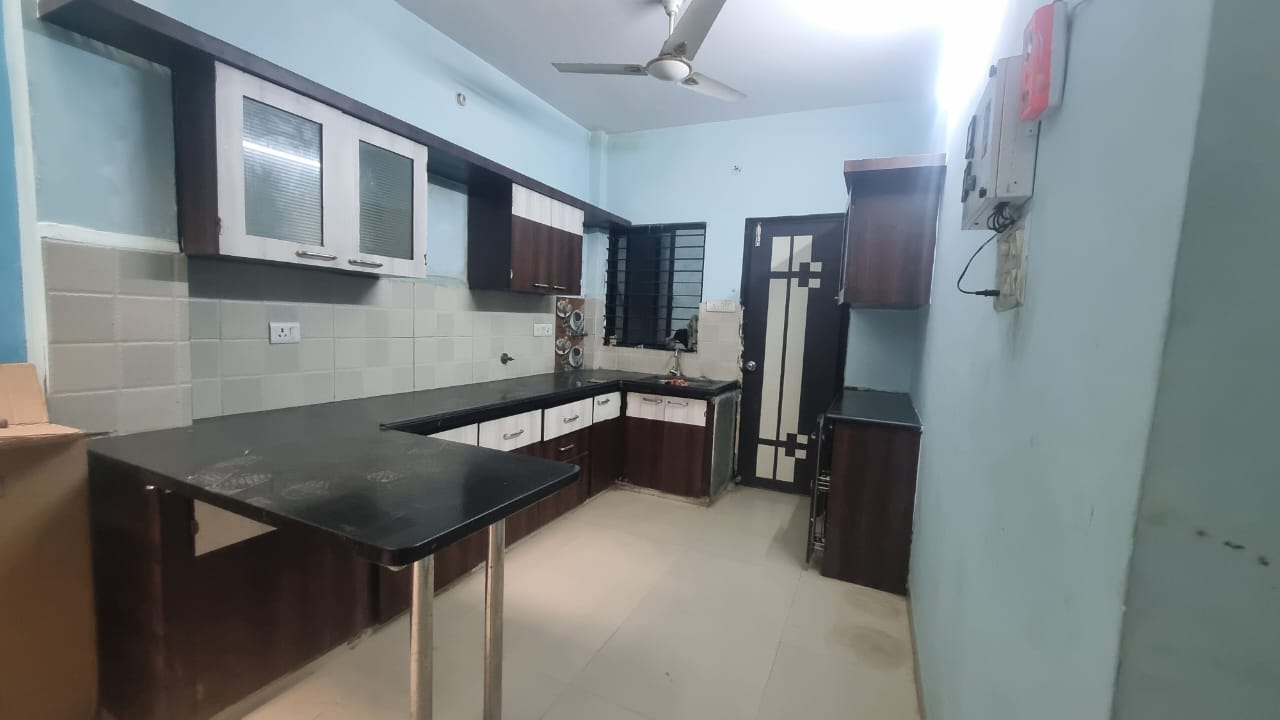 3 BHK Semi-Furnished Apartment for Rent in Janakpuri, New Delhi