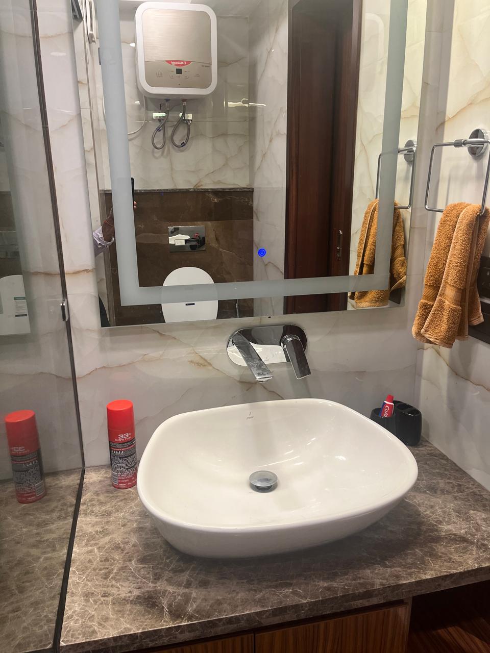 3 BHK Semi-Furnished Flat for Rent in Greater Kailash, New Delhi